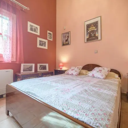 Nitsa فيلة Corfu (city)