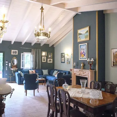 Nitsa فيلة Corfu (city)